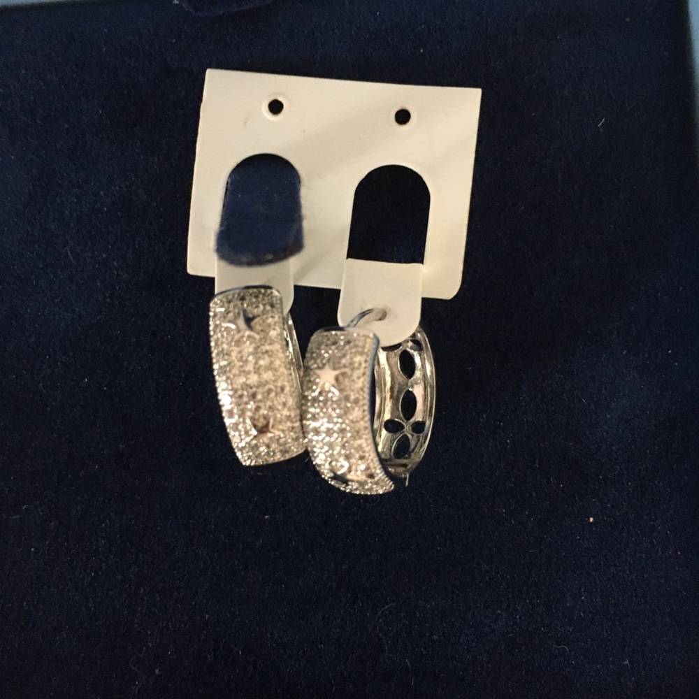 Silver Fashion earrings brand new no tag 💕🎁